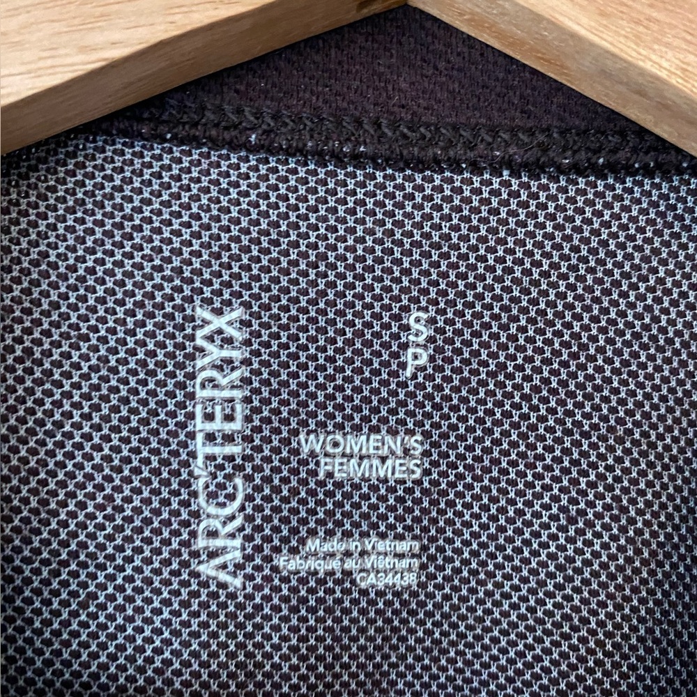 Arc’teryx pullover - Picture 2 of 2